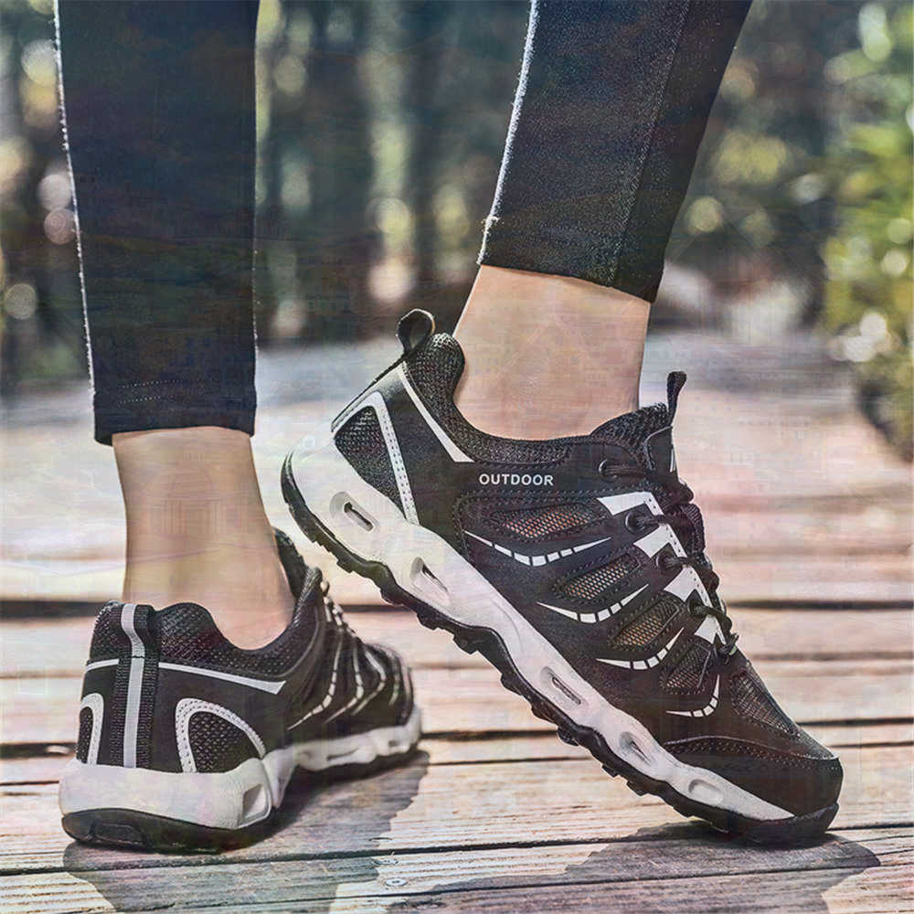 Sumer Round Tip Silver Sneaker - Luxury Lifestyle Shorts 评论和价格